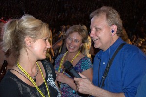 Mike Talks with CMA Fest Fans