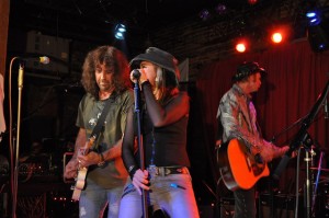 Stacie Collins Performs with Jason and the Scorchers
