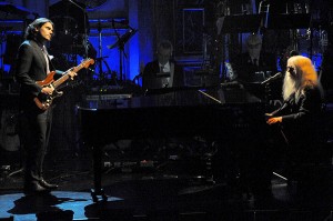 Rock Hall Inductee Leon Russell performs with John Mayer