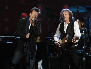 John Mellencamp and Donovan Perform