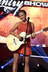 Jewel performs during the 31st Annual Texaco Country Showdown