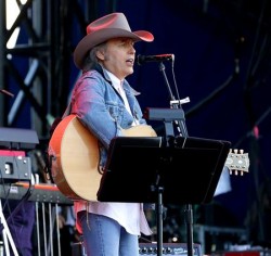 Dwight Yoakam In Concert