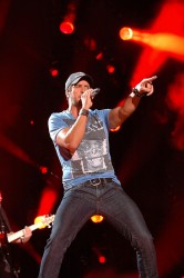 Luke Bryan - CMA Music Festival 2013 