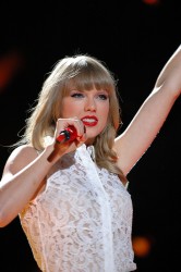 Taylor Swift - CMA Music Festival 2013