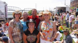 2014 CMA Music Festival - Tom Thompson with Fans